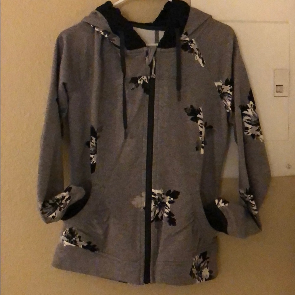 My favorite lululemon jacket ❤️